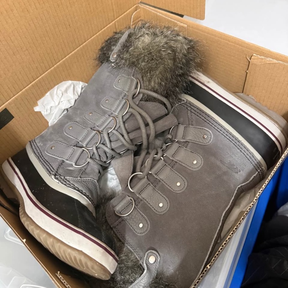 Sorel Women's Gray Winter Boots